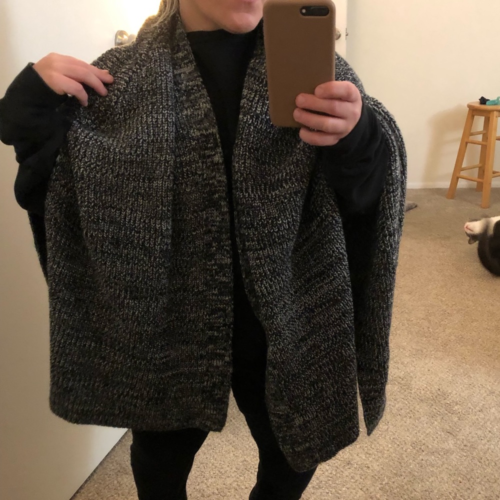 Rebecca Minkoff gray shawl cape - Picture 4 of 5